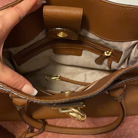 Michael Kors purse and wallet - Picture 9 of 12